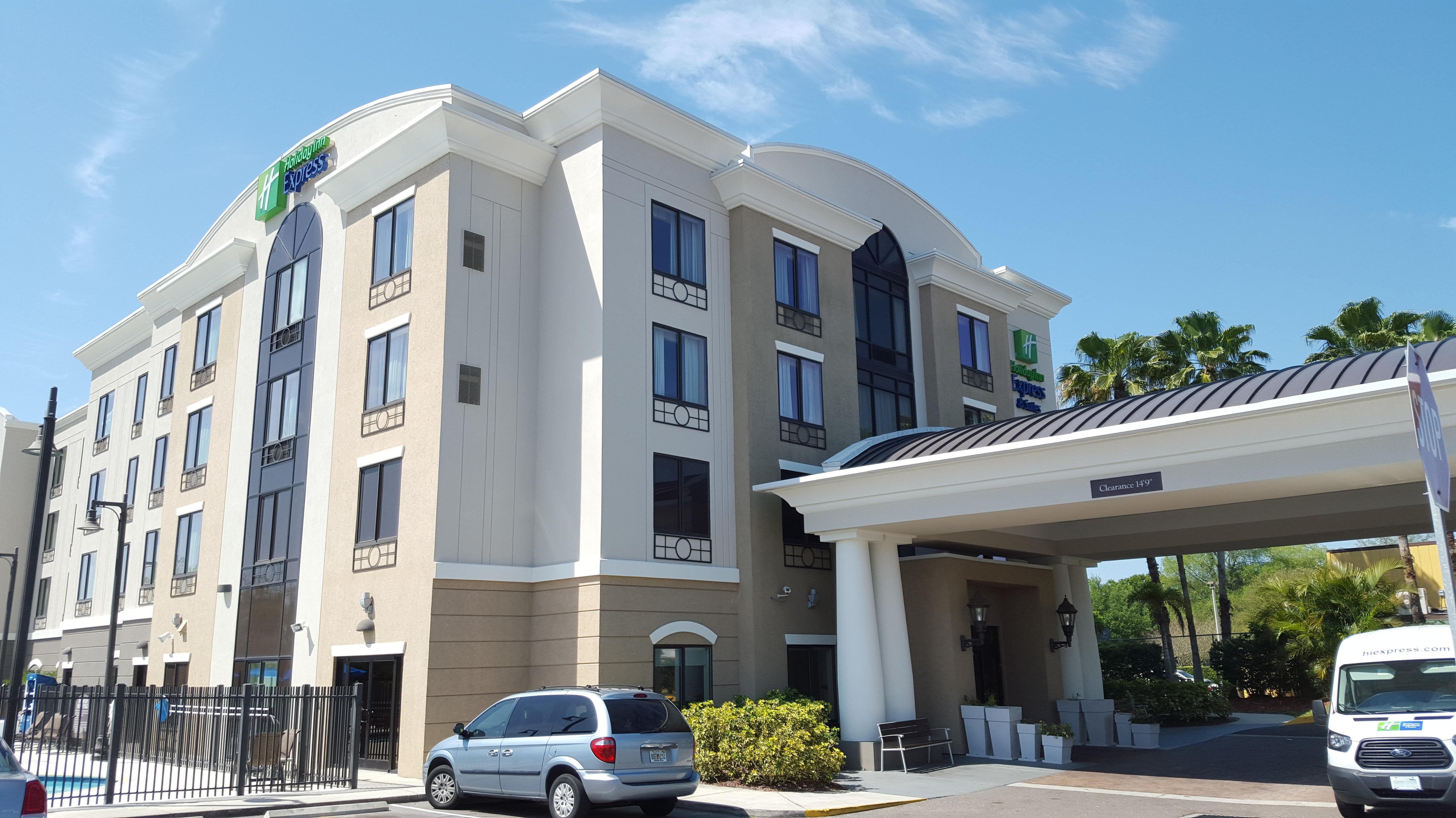 Holiday Inn Express Hotel & Suites Tampa-Usf-Busch Gardens By Ihg Esterno foto