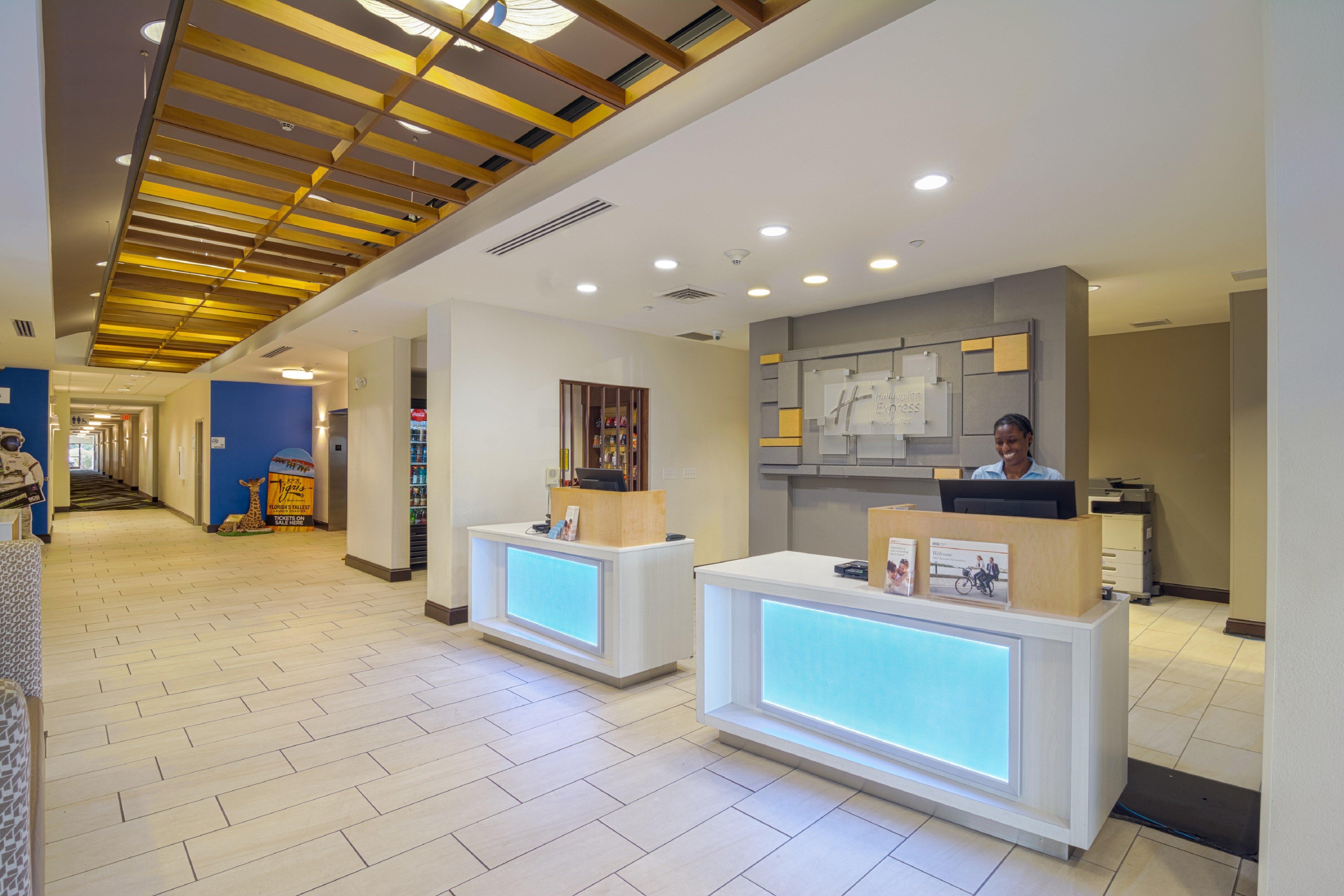 Holiday Inn Express Hotel & Suites Tampa-Usf-Busch Gardens By Ihg Esterno foto