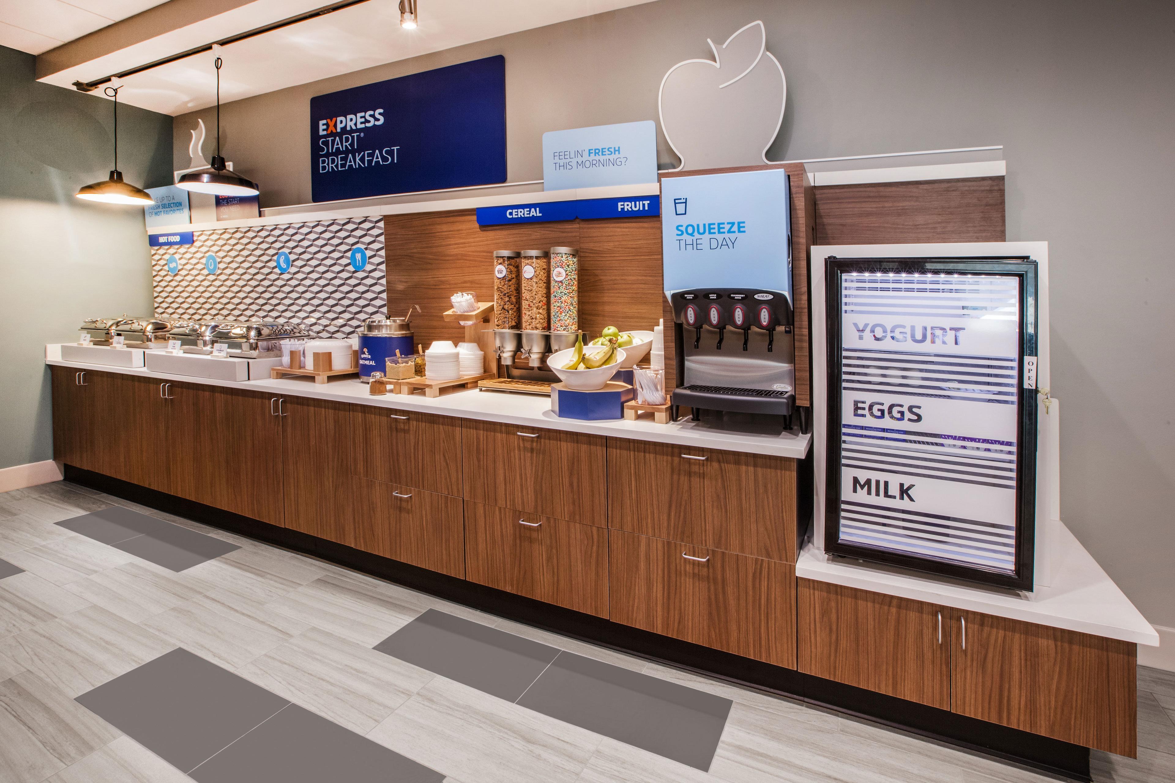 Holiday Inn Express Hotel & Suites Tampa-Usf-Busch Gardens By Ihg Esterno foto