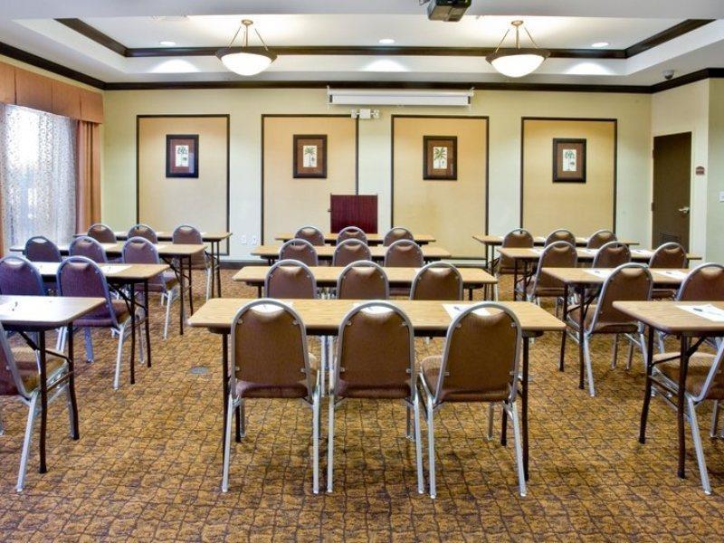 Holiday Inn Express Hotel & Suites Tampa-Usf-Busch Gardens By Ihg Esterno foto